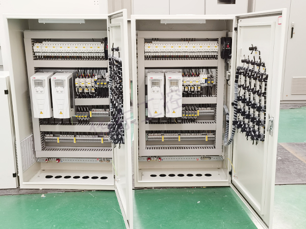 排污控制柜內(nèi)部