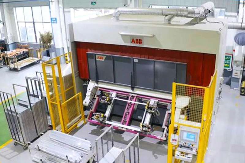 宇通客車機(jī)器人改造項(xiàng)目