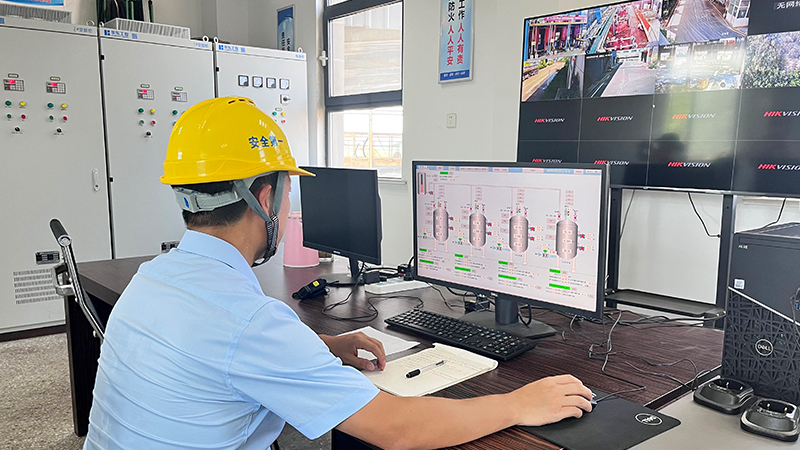 反應(yīng)釜自動化控制系統(tǒng)的七大核心優(yōu)勢重構(gòu)工業(yè)智能新標(biāo)桿